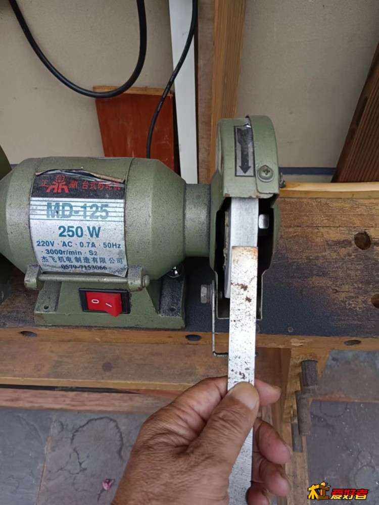 3-2-直线部分用125砂轮机磨.jpg