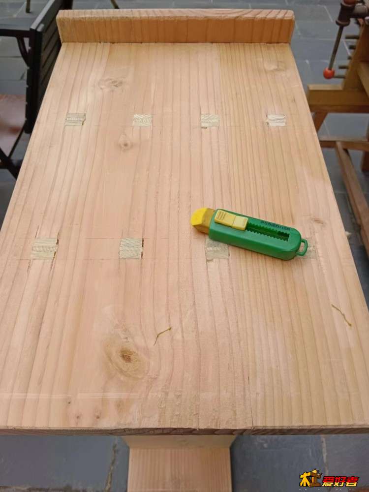 5-8-用橡皮擦除铅笔印.jpg