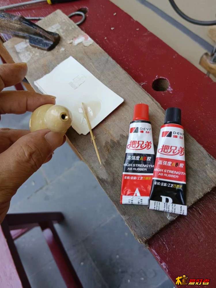 5-2-只能用AB胶粘铜葫芦口了.jpg