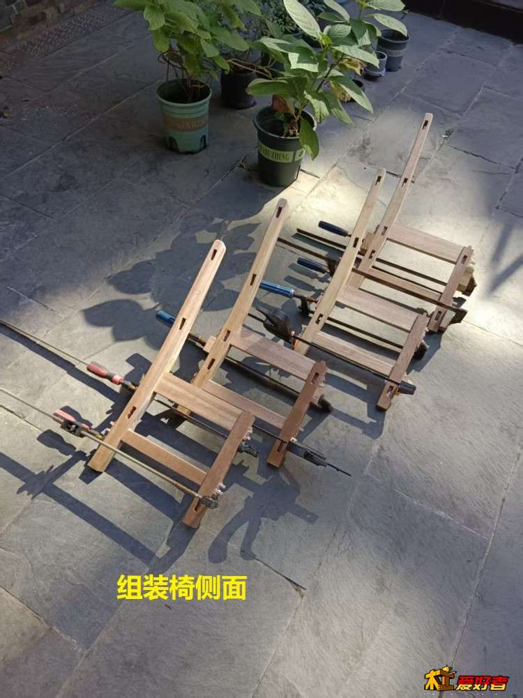 5-2-组装椅侧面.jpg