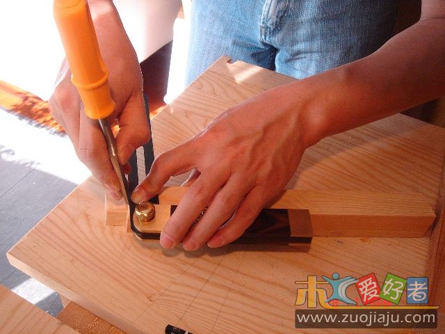 量角尺－不用笔，用凿子刻线.JPG