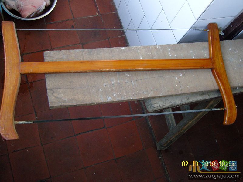 用挖锯锯下锯拐